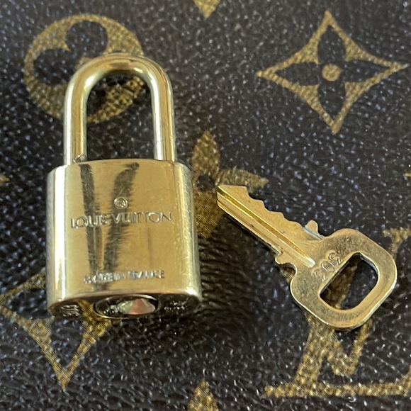Lot of 2 Louis Vuitton Authentic Brass Lock and Key Set #303 and #304 - Picture 6 of 16